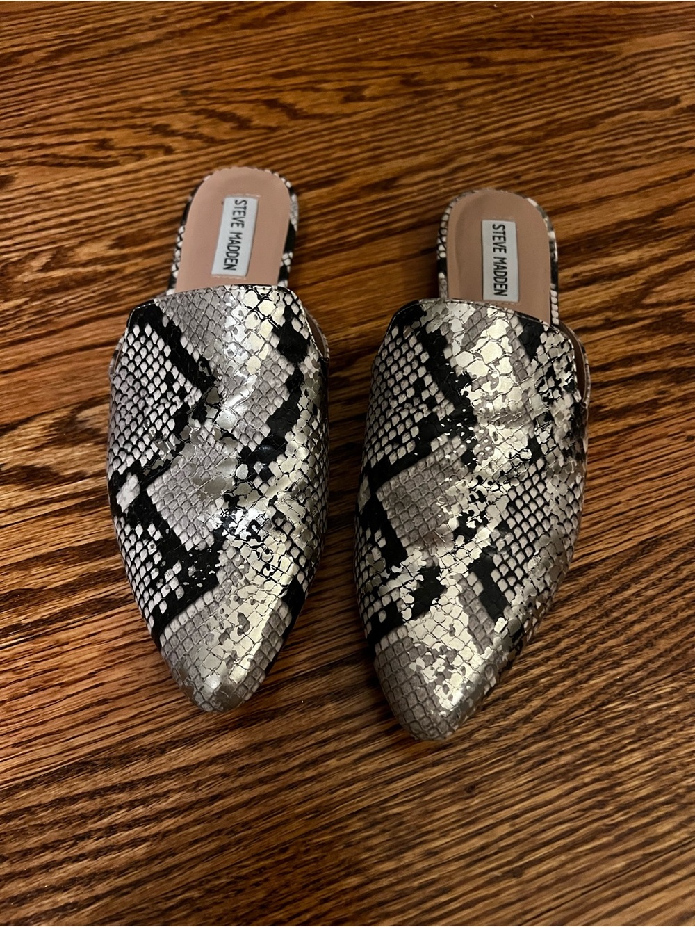 Steve Madden Mattis Gold Flats
